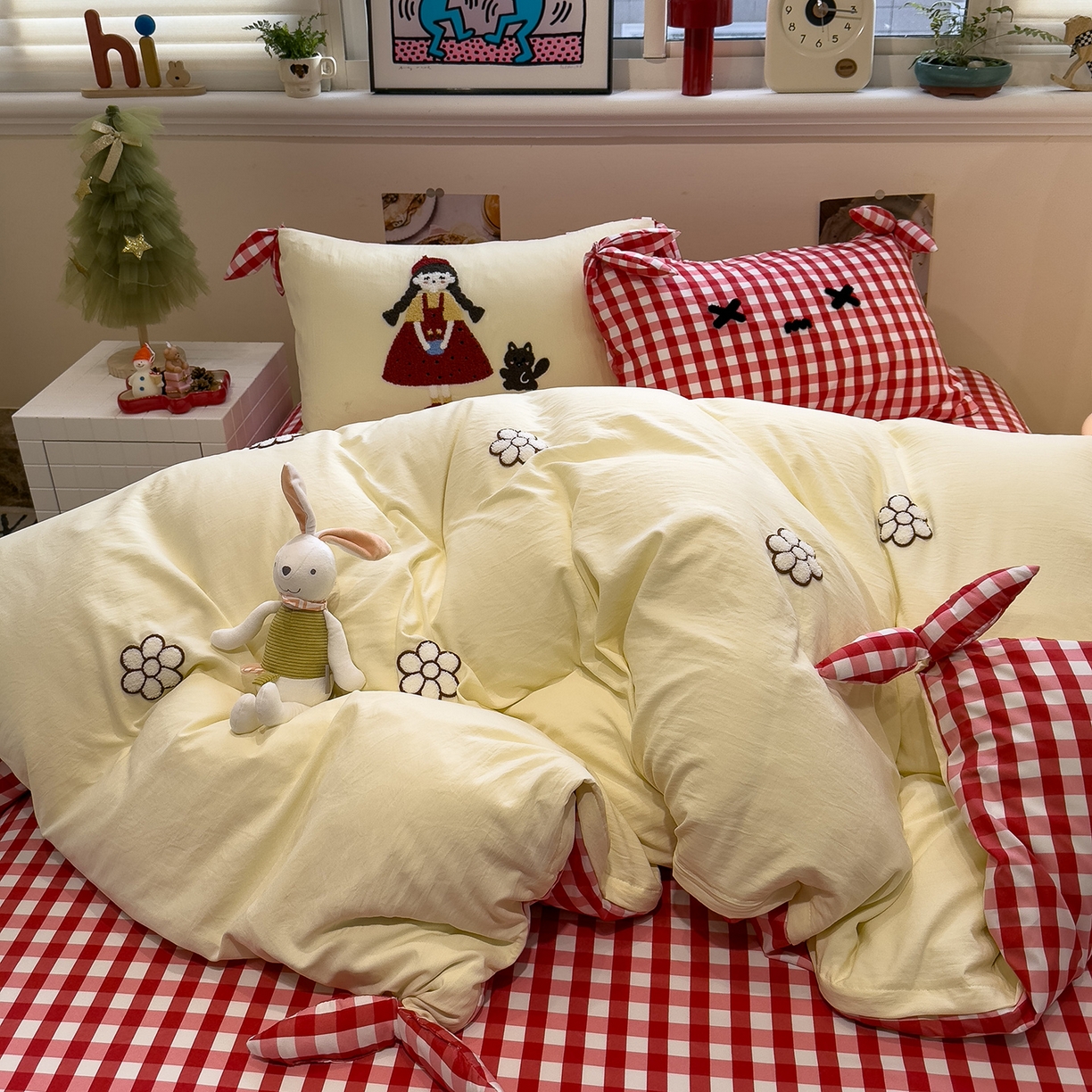 91家纺网 家纺一手货源 找家纺 盼季家纺 2026新款立体蝴蝶结毛巾绣卡通四件套 立体蝴蝶结-扎辫女生