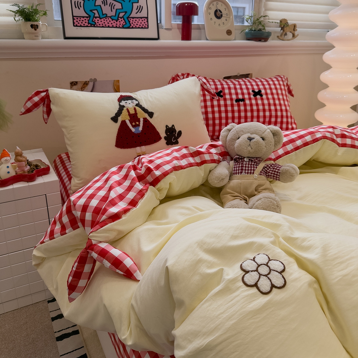 91家纺网 家纺一手货源 找家纺 盼季家纺 2026新款立体蝴蝶结毛巾绣卡通四件套 立体蝴蝶结-扎辫女生