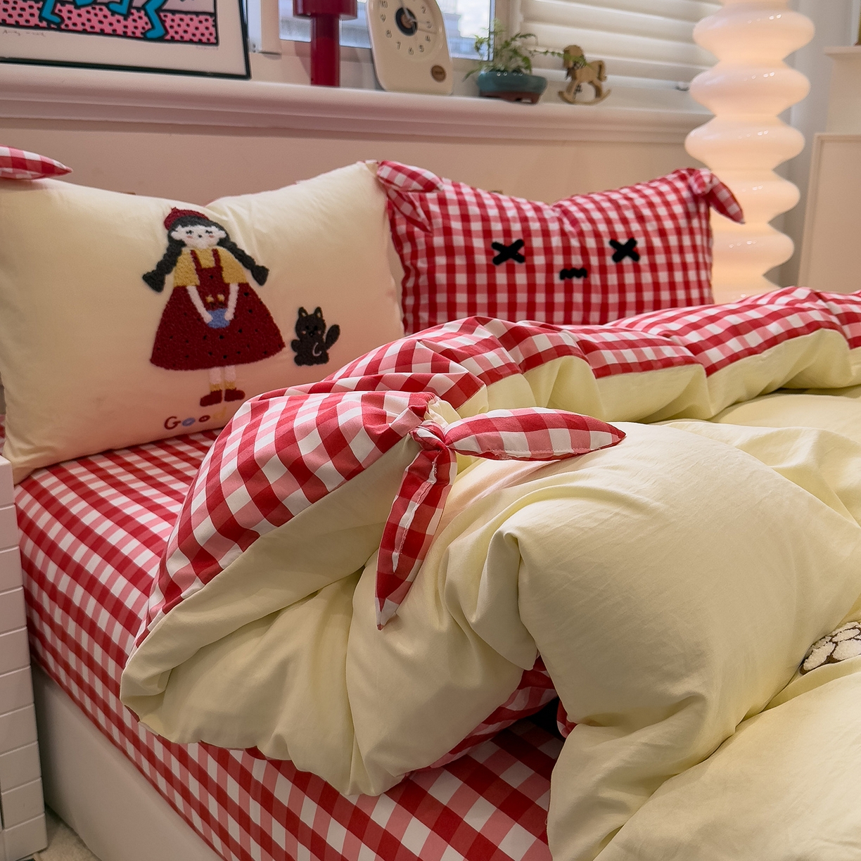 91家纺网 家纺一手货源 找家纺 盼季家纺 2026新款立体蝴蝶结毛巾绣卡通四件套 立体蝴蝶结-扎辫女生