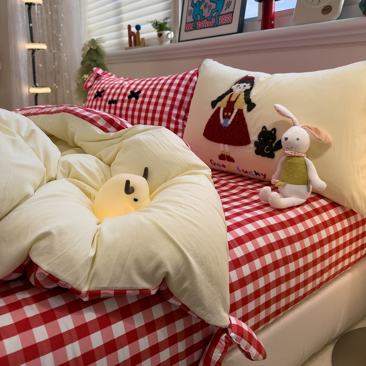 91家纺网 家纺一手货源 找家纺 盼季家纺 2026新款立体蝴蝶结毛巾绣卡通四件套 立体蝴蝶结-扎辫女生