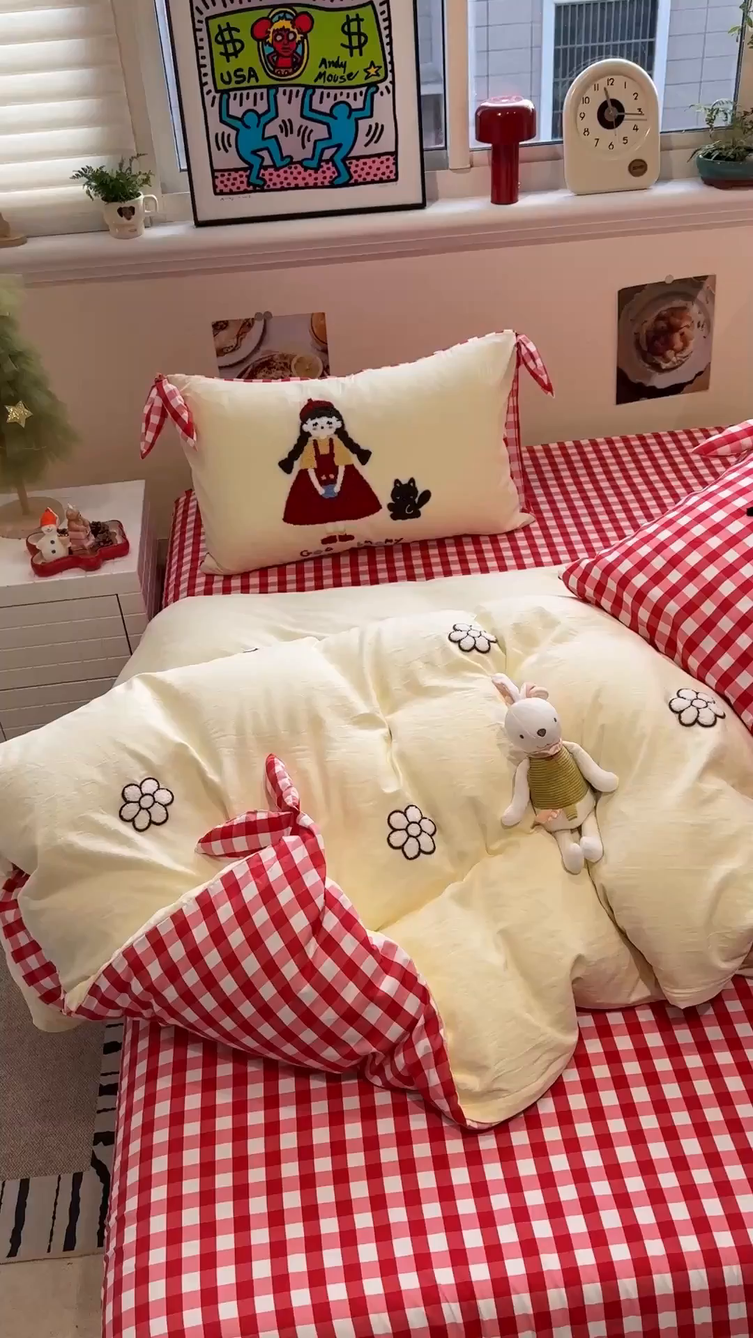 91家纺网 家纺一手货源 找家纺 盼季家纺 2026新款立体蝴蝶结毛巾绣卡通四件套 立体蝴蝶结-扎辫女生