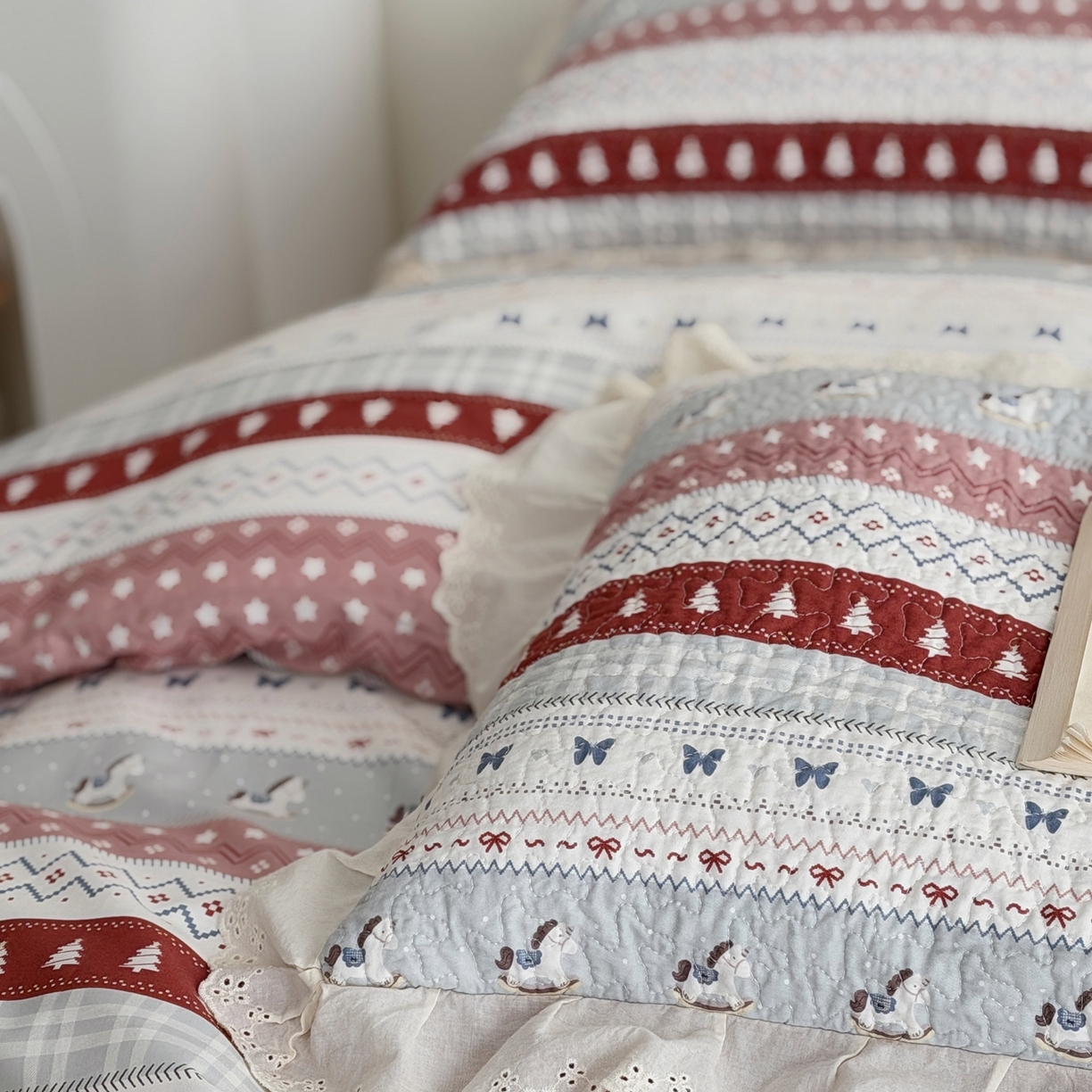 91家纺网 家纺一手货源 找家纺 佰织鑫家居 2025新款全棉法式砂洗棉花床盖款被套四件套 森林木马