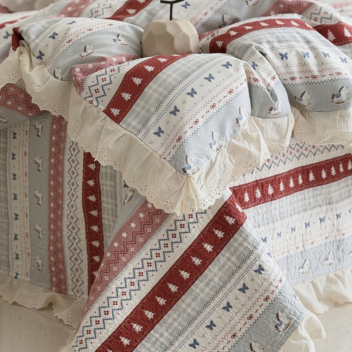 91家纺网 家纺一手货源 找家纺 佰织鑫家居 2025新款全棉法式砂洗棉花床盖款被套四件套 森林木马