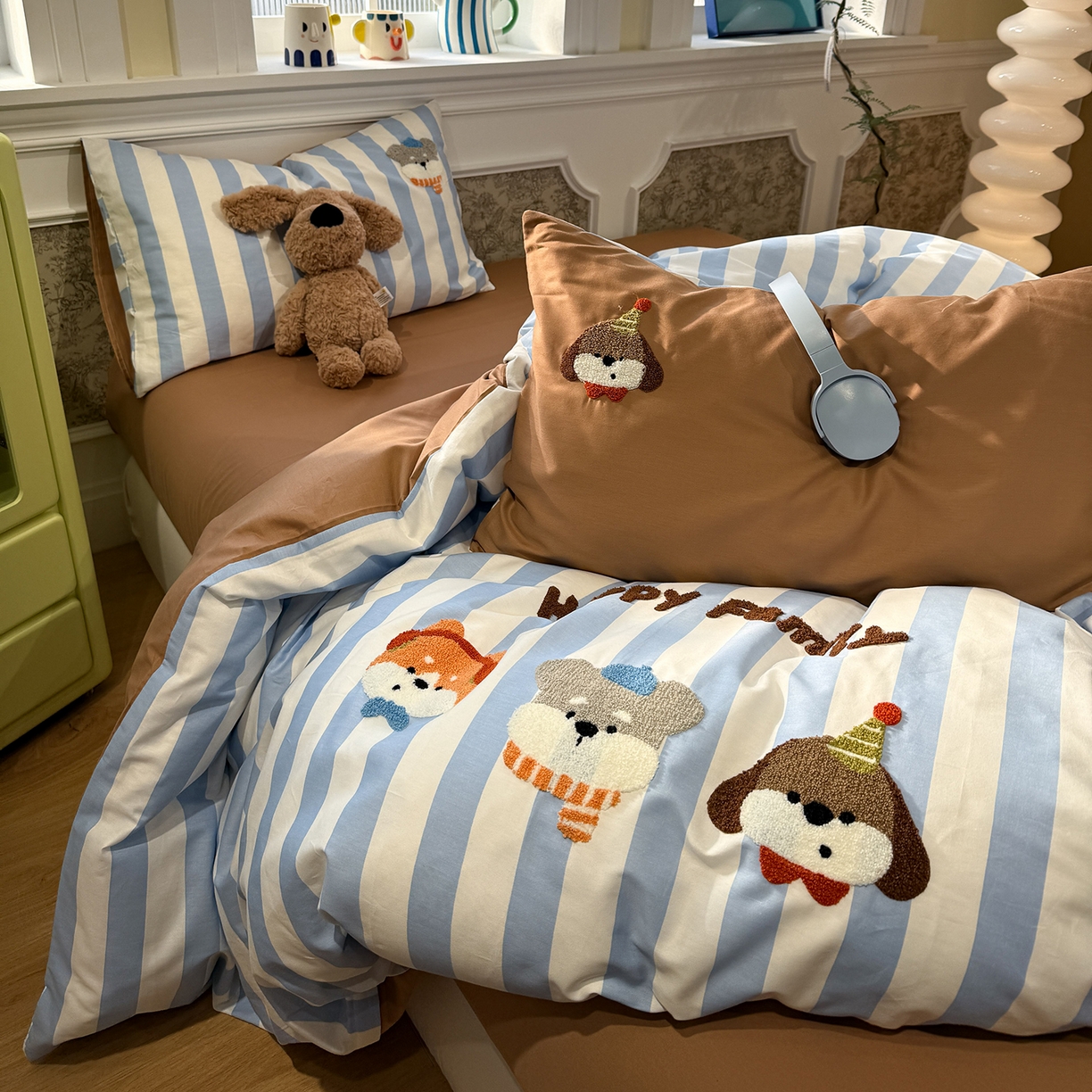 91家纺网 家纺一手货源 找家纺 怡家居 2026新款全棉纯棉印花立体毛巾绣四件套 快乐精灵