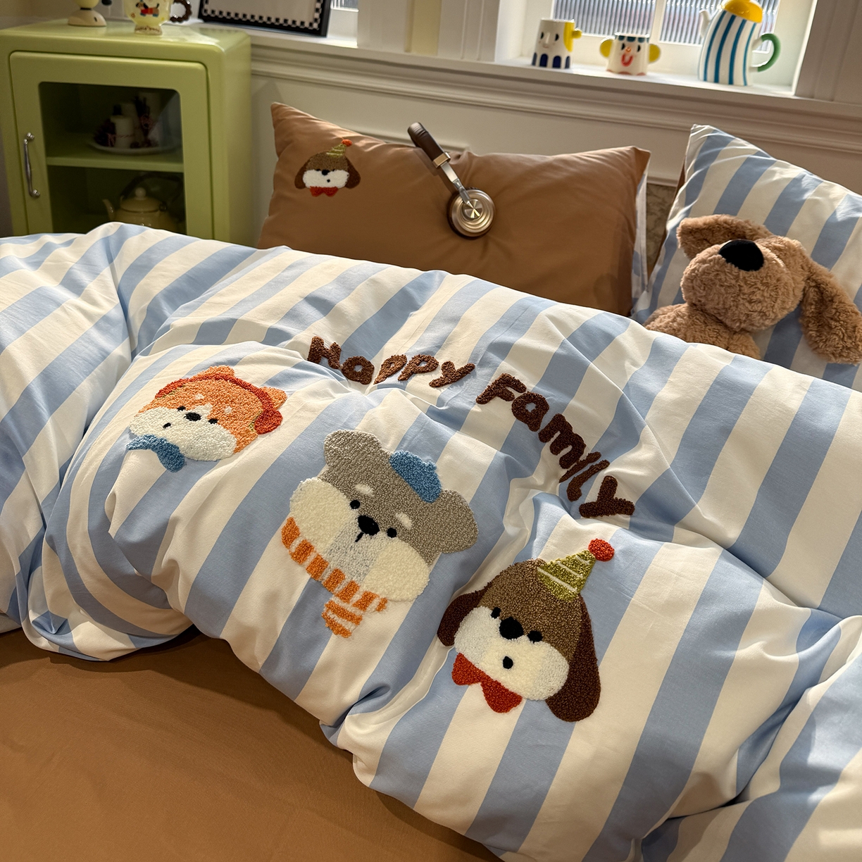 91家纺网 家纺一手货源 找家纺 怡家居 2026新款全棉纯棉印花立体毛巾绣四件套 快乐精灵