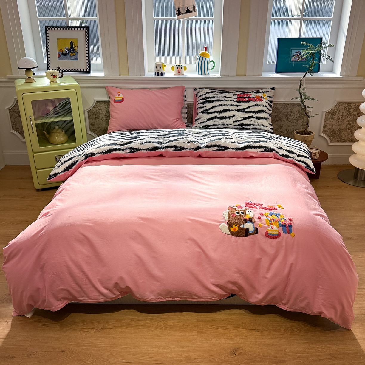 91家纺网 家纺一手货源 找家纺 怡家居 2026新款全棉纯棉印花立体毛巾绣四件套 马上快乐