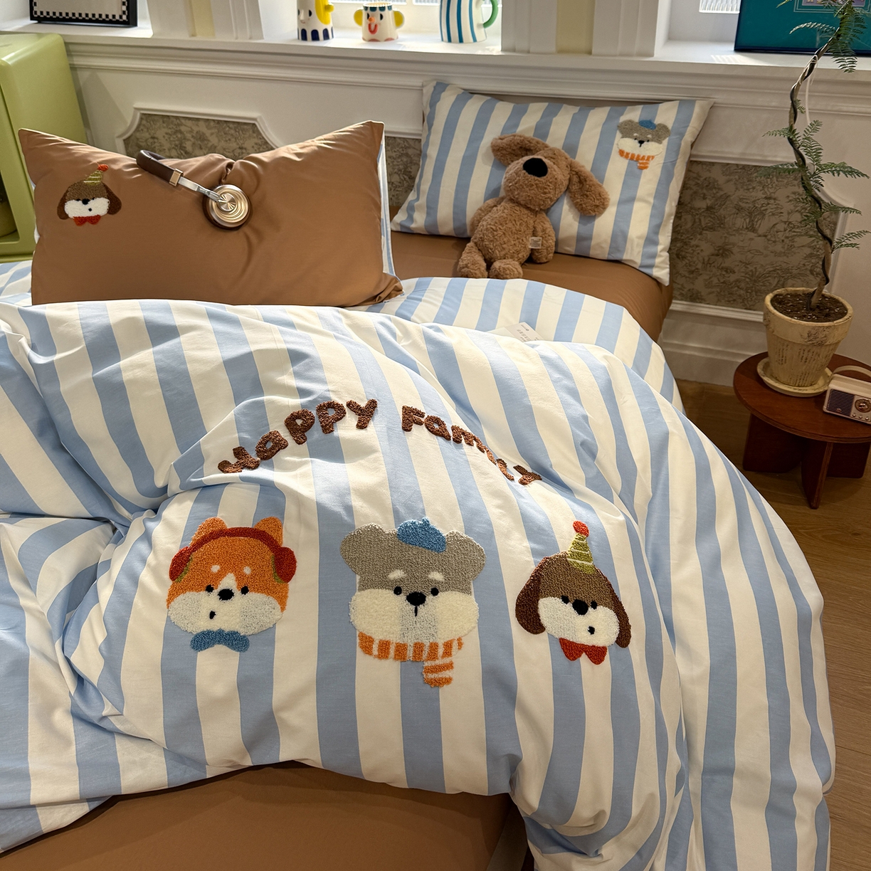 91家纺网 家纺一手货源 找家纺 怡家居 2026新款全棉纯棉印花立体毛巾绣四件套 快乐精灵