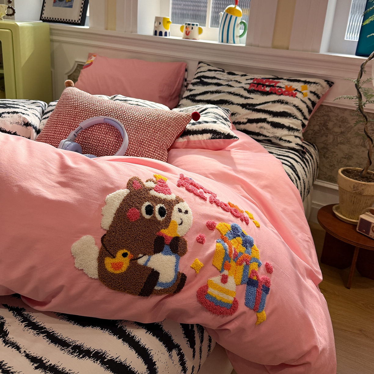 91家纺网 家纺一手货源 找家纺 怡家居 2026新款全棉纯棉印花立体毛巾绣四件套 马上快乐