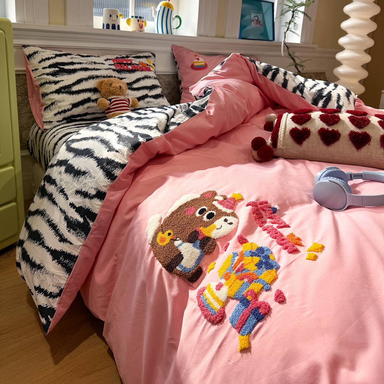 91家纺网 家纺一手货源 找家纺 怡家居 2026新款全棉纯棉印花立体毛巾绣四件套 马上快乐