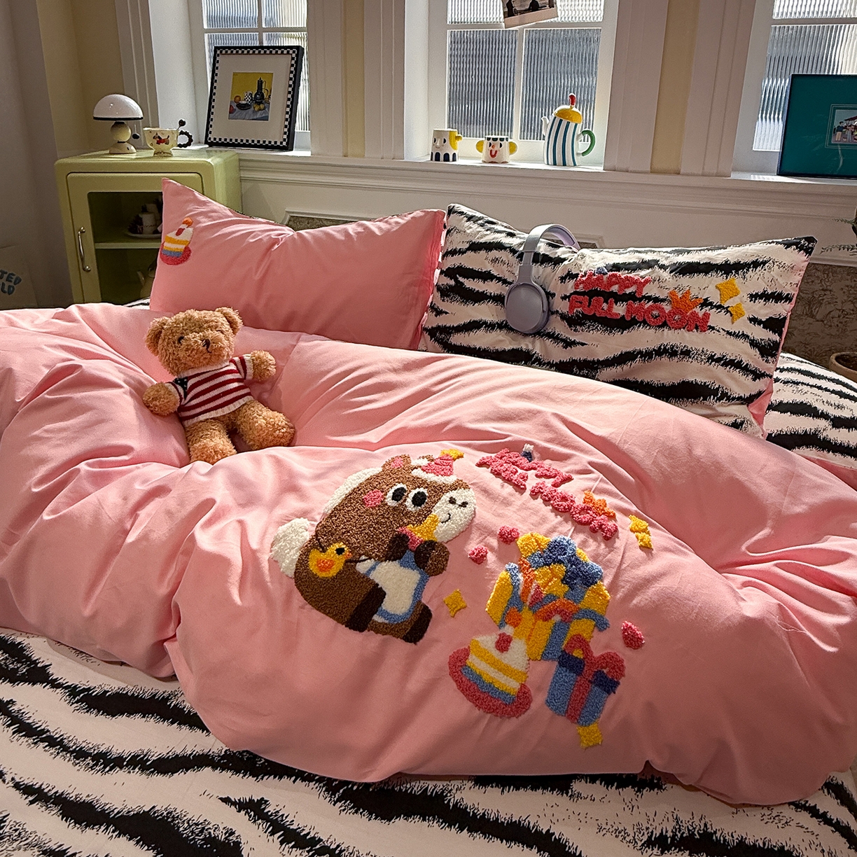 91家纺网 家纺一手货源 找家纺 怡家居 2026新款全棉纯棉印花立体毛巾绣四件套 马上快乐