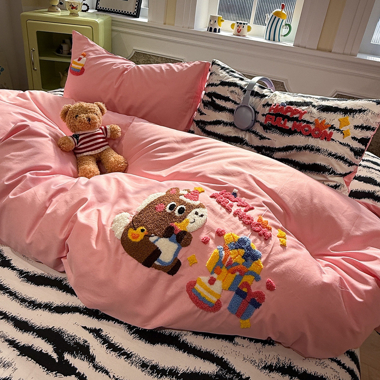 91家纺网 家纺一手货源 找家纺 怡家居 2026新款全棉纯棉印花立体毛巾绣四件套 马上快乐