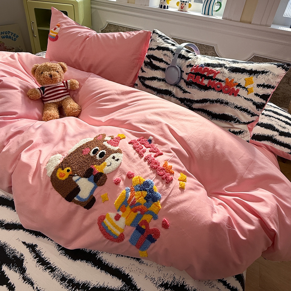 91家纺网 家纺一手货源 找家纺 怡家居 2026新款全棉纯棉印花立体毛巾绣四件套 马上快乐