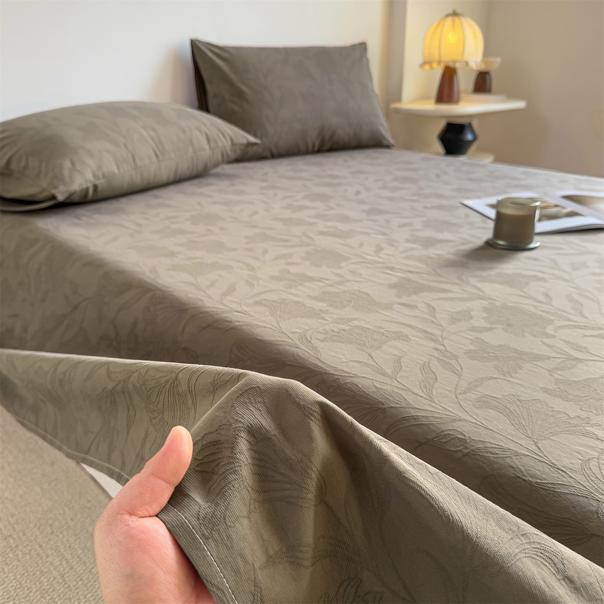 91家纺网 家纺一手货源 找家纺 灰鲸 2026新款全棉纯棉厚织三层水洗色织提花床单单床单床单单件 芳菲-摩卡