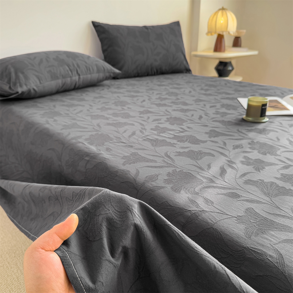 91家纺网 家纺一手货源 找家纺 灰鲸 2026新款全棉纯棉厚织三层水洗色织提花床单单床单床单单件 芳菲-素墨