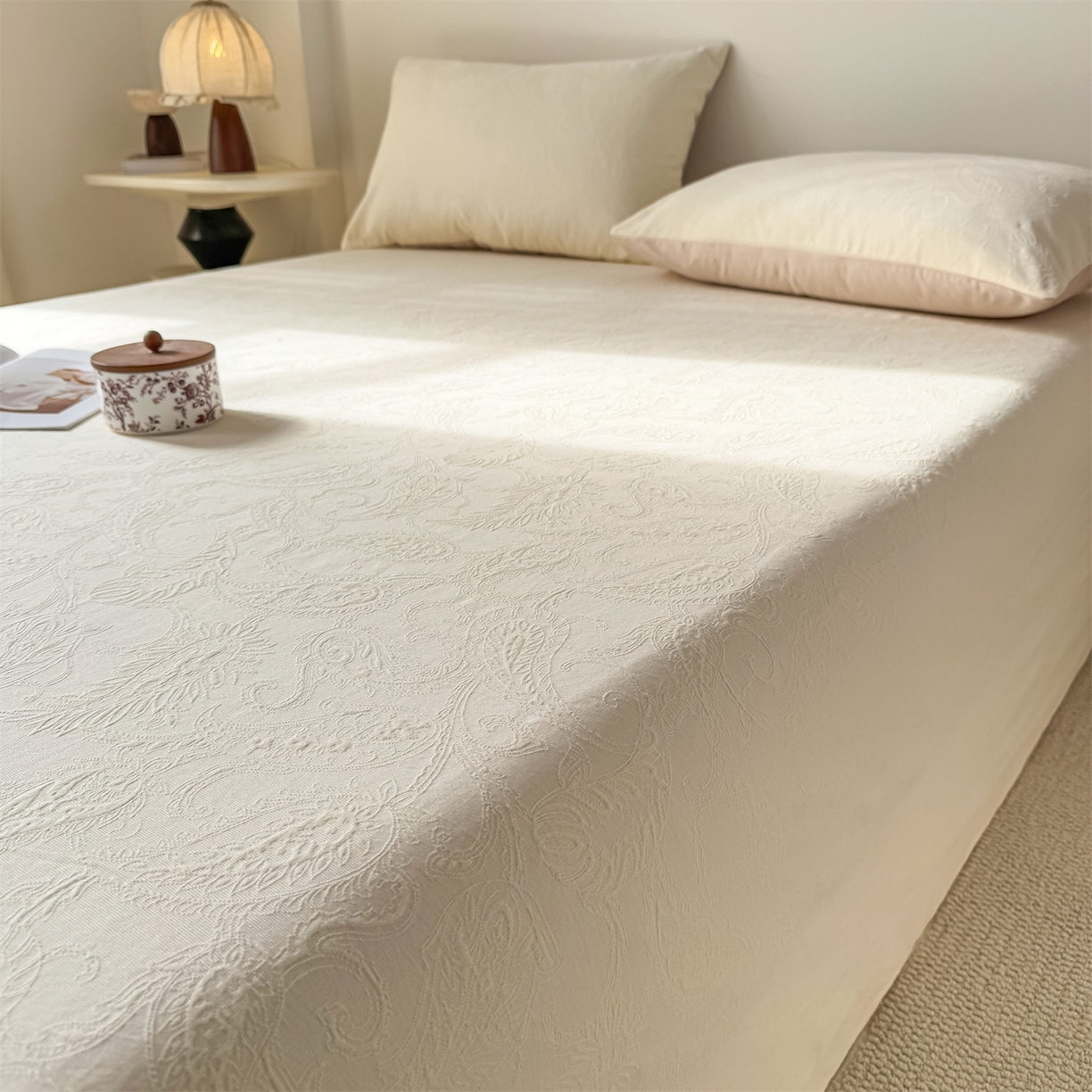 91家纺网 家纺一手货源 找家纺 灰鲸 2026新款全棉纯棉厚织三层水洗色织提花床单单床单床单单件 罗格西亚-杏仁奶霜