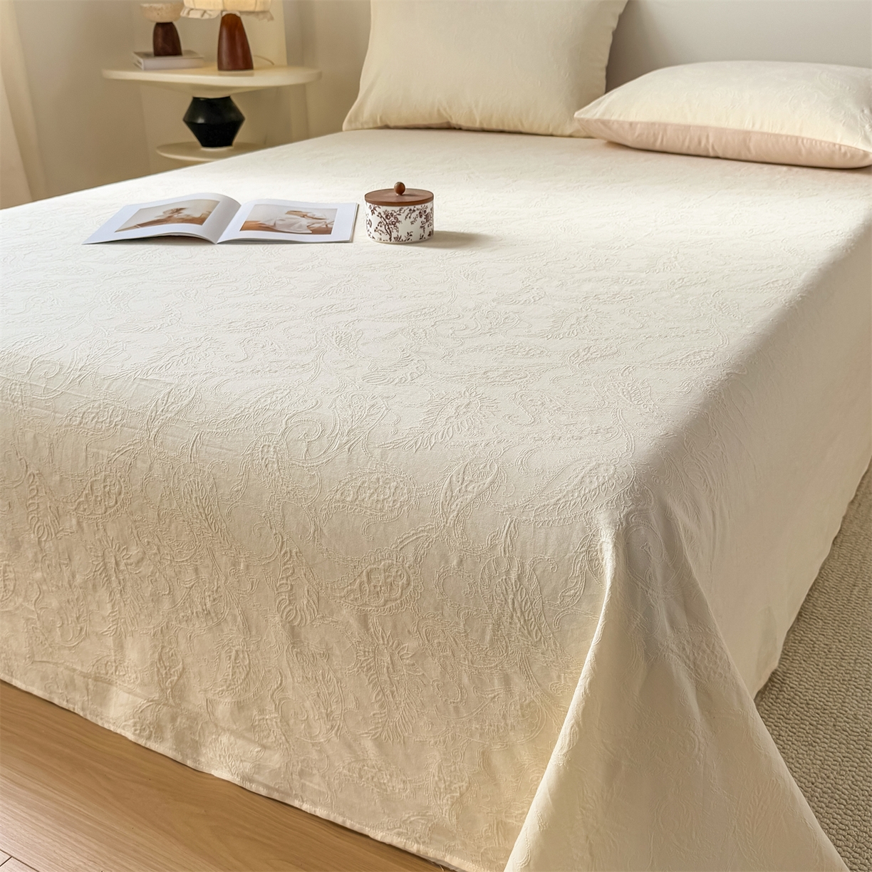 91家纺网 家纺一手货源 找家纺 灰鲸 2026新款全棉纯棉厚织三层水洗色织提花床单单床单床单单件 罗格西亚-杏仁奶霜