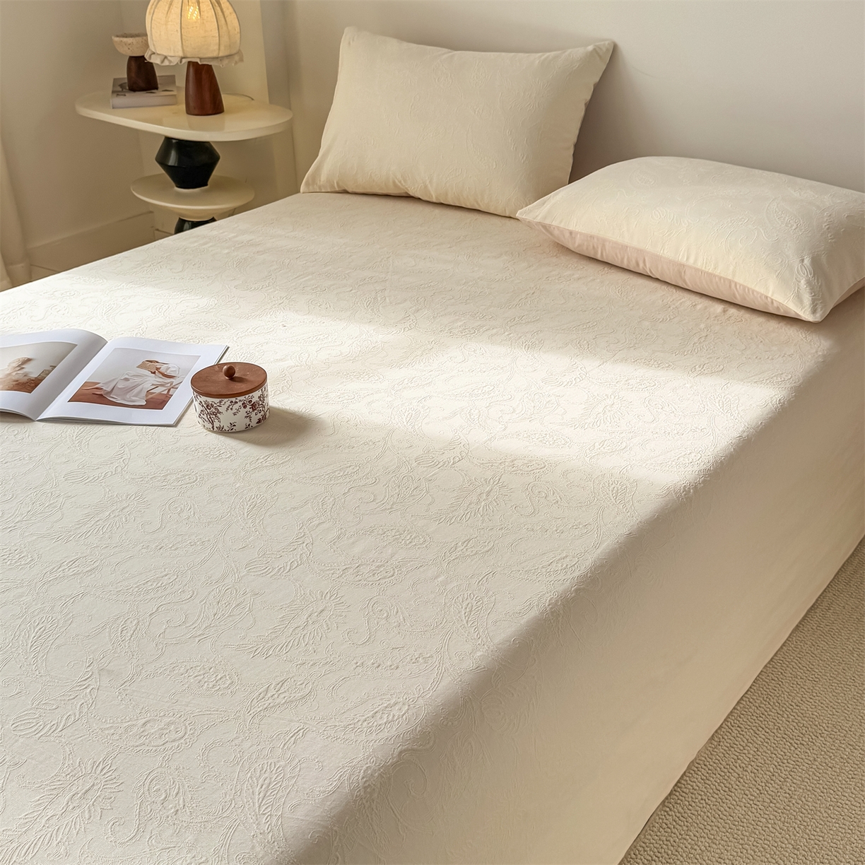 91家纺网 家纺一手货源 找家纺 灰鲸 2026新款全棉纯棉厚织三层水洗色织提花床单单床单床单单件 罗格西亚-杏仁奶霜