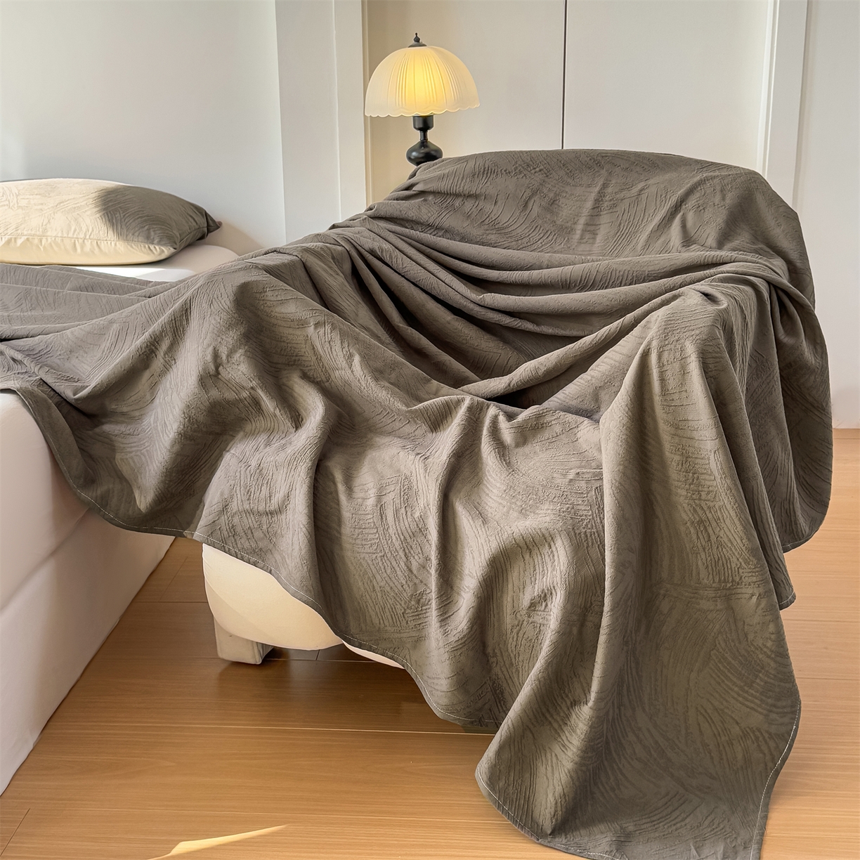 91家纺网 家纺一手货源 找家纺 灰鲸 2026新款全棉纯棉厚织三层水洗色织提花床单单床单床单单件 柔丝漫语-摩卡