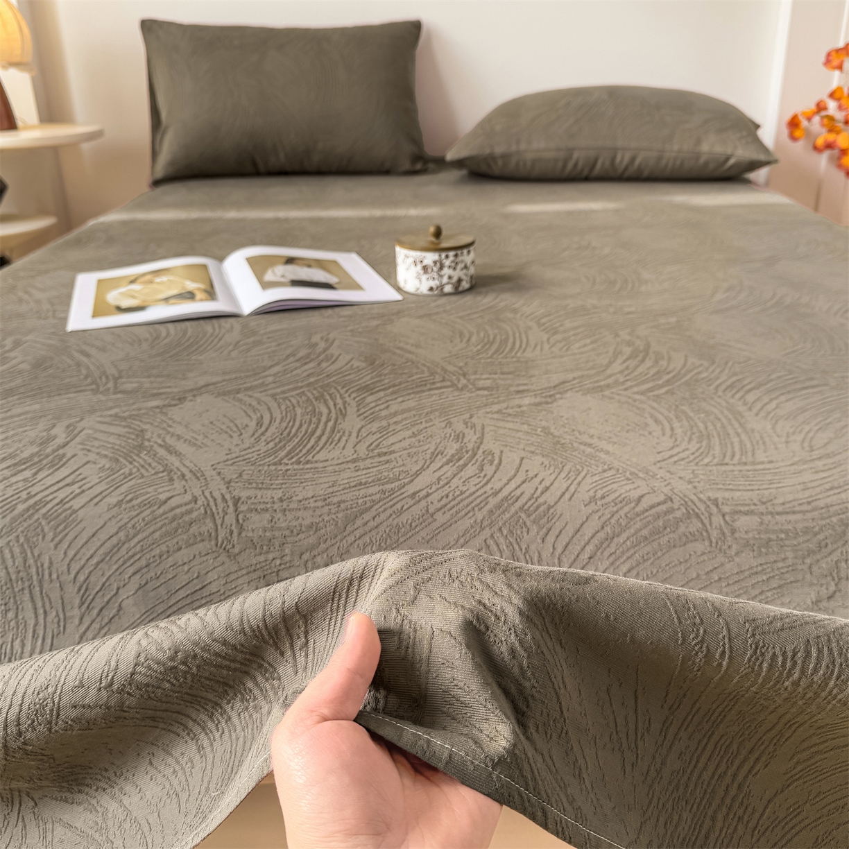 91家纺网 家纺一手货源 找家纺 灰鲸 2026新款全棉纯棉厚织三层水洗色织提花床单单床单床单单件 柔丝漫语-摩卡