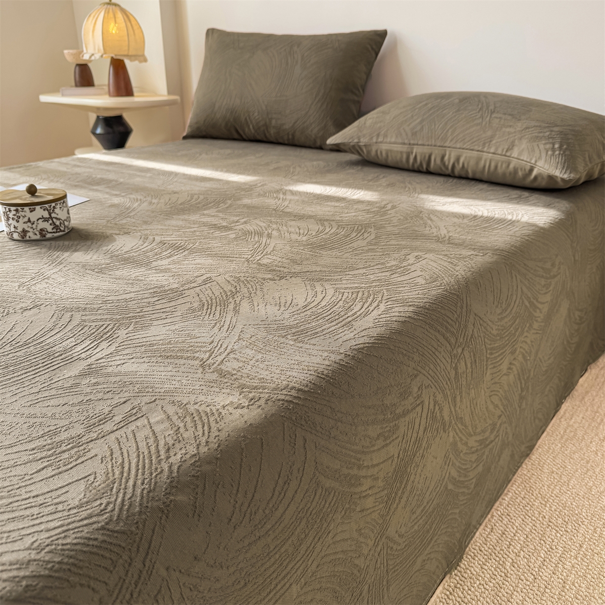 91家纺网 家纺一手货源 找家纺 灰鲸 2026新款全棉纯棉厚织三层水洗色织提花床单单床单床单单件 柔丝漫语-摩卡