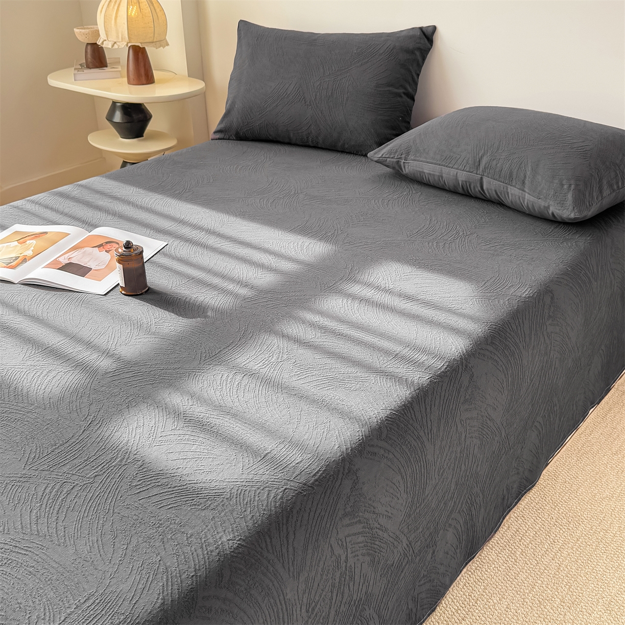 91家纺网 家纺一手货源 找家纺 灰鲸 2026新款全棉纯棉厚织三层水洗色织提花床单单床单床单单件 柔丝漫语-素墨