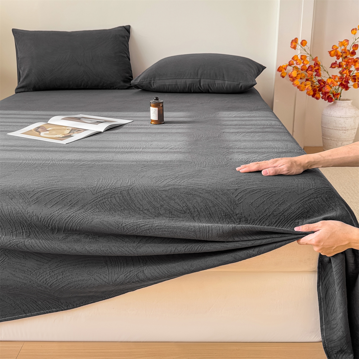 91家纺网 家纺一手货源 找家纺 灰鲸 2026新款全棉纯棉厚织三层水洗色织提花床单单床单床单单件 柔丝漫语-素墨