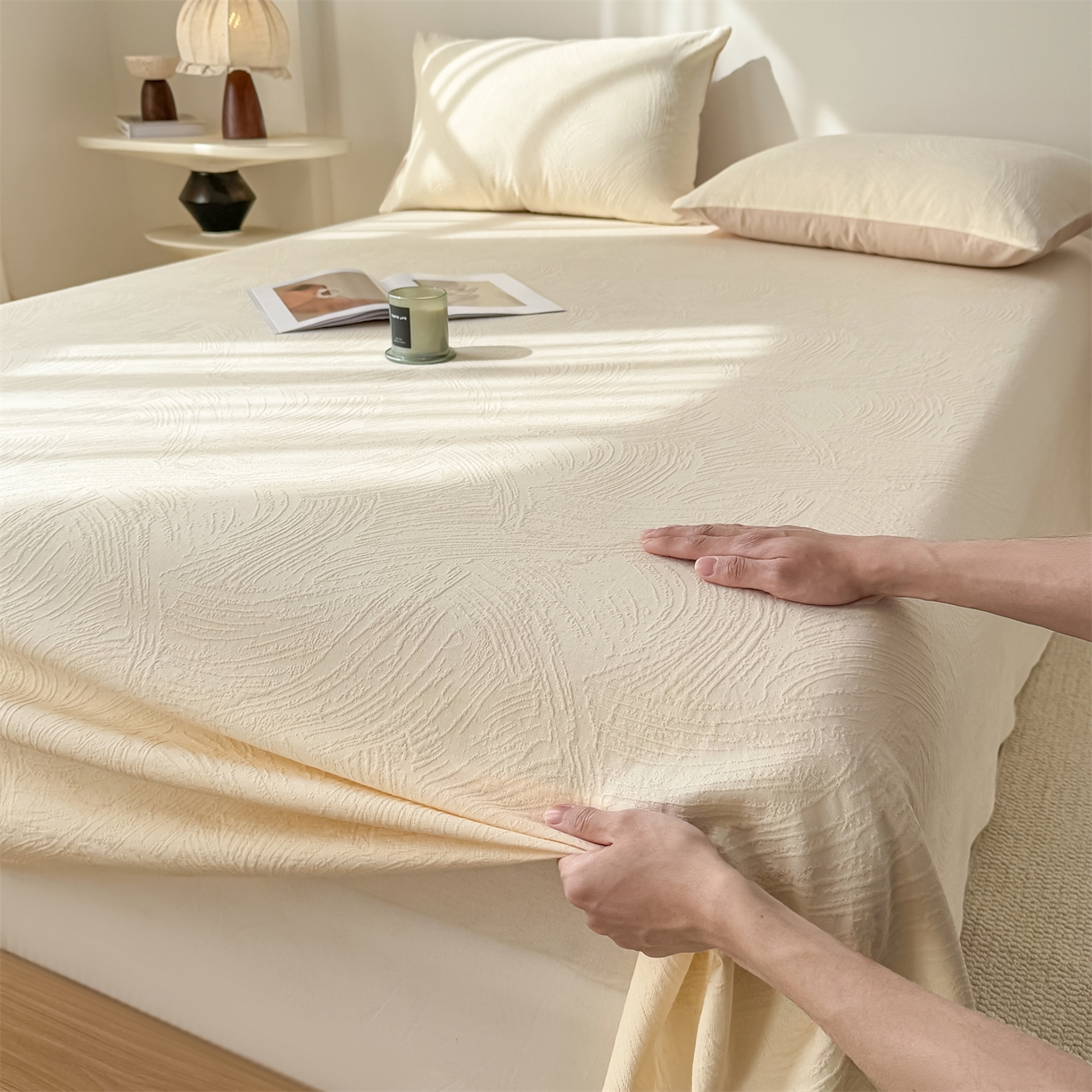 91家纺网 家纺一手货源 找家纺 灰鲸 2026新款全棉纯棉厚织三层水洗色织提花床单单床单床单单件 柔丝漫语-杏仁奶霜