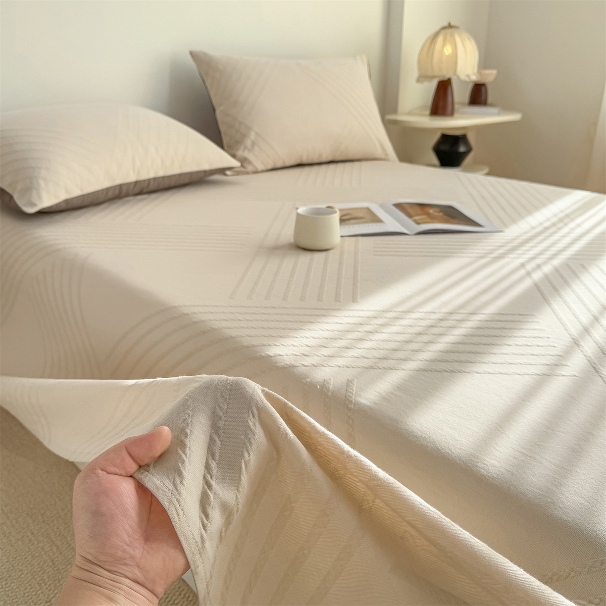 91家纺网 家纺一手货源 找家纺 灰鲸 2026新款全棉纯棉厚织三层水洗色织提花床单单床单床单单件 云汐-可可奶咖