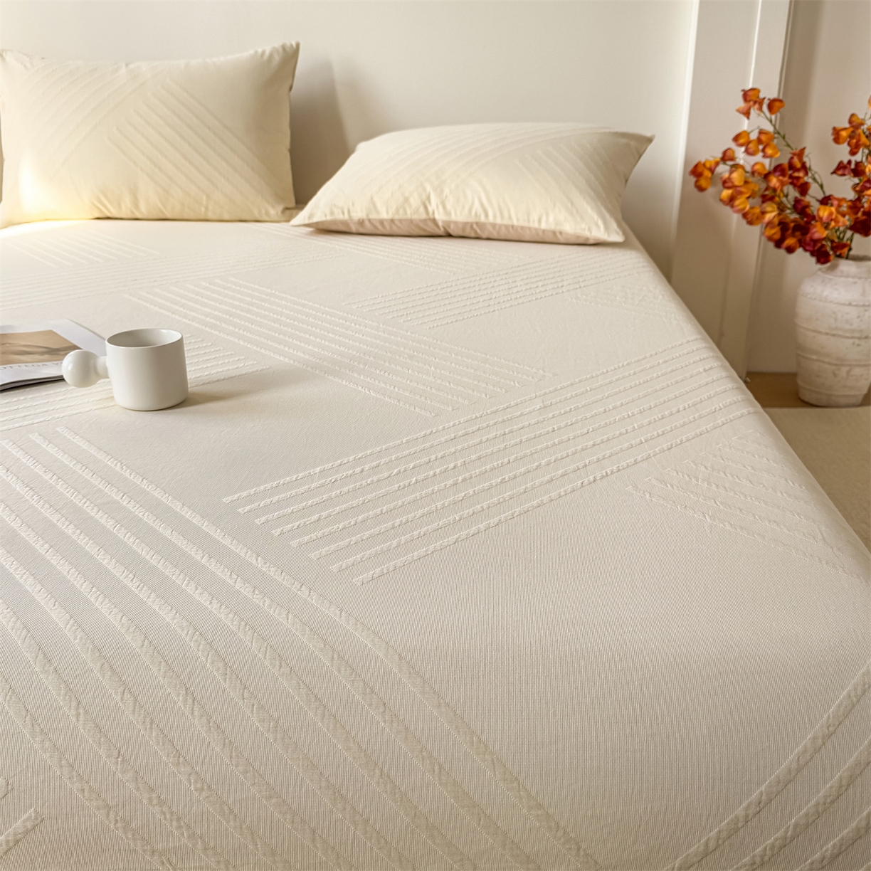 91家纺网 家纺一手货源 找家纺 灰鲸 2026新款全棉纯棉厚织三层水洗色织提花床单单床单床单单件 云汐-杏仁奶霜