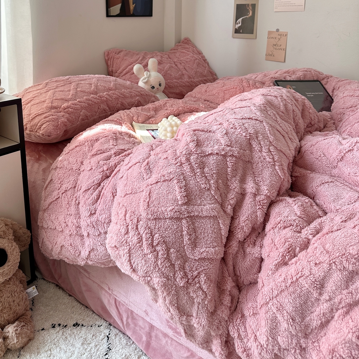 91家纺网 家纺一手货源 找家纺 （总）艾咪-Amy ntmy 2025新款治愈系少女风塔芙绒牛奶绒四件套