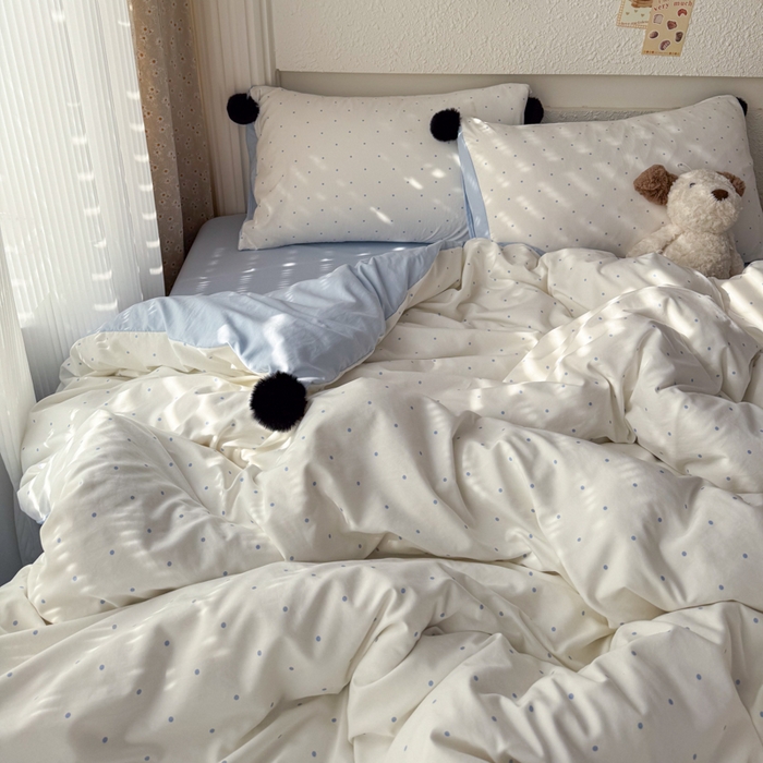 91家纺网 家纺一手货源 找家纺 雨帆家纺 2026春夏新款时尚印花水洗棉波点毛球四件套 奶白波点