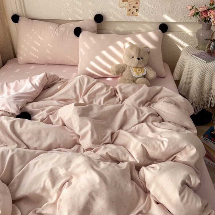 91家纺网 家纺一手货源 找家纺 雨帆家纺 2026春夏新款时尚印花水洗棉波点毛球四件套 粉波点