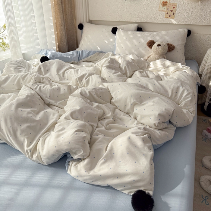 91家纺网 家纺一手货源 找家纺 雨帆家纺 2026春夏新款时尚印花水洗棉波点毛球四件套 奶白波点