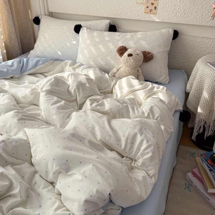 91家纺网 家纺一手货源 找家纺 雨帆家纺 2026春夏新款时尚印花水洗棉波点毛球四件套 奶白波点