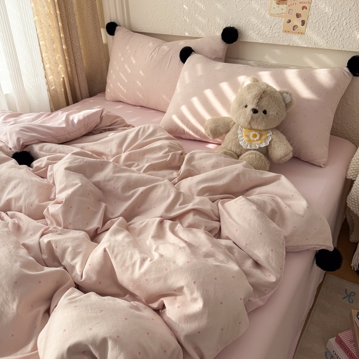 91家纺网 家纺一手货源 找家纺 雨帆家纺 2026春夏新款时尚印花水洗棉波点毛球四件套 粉波点