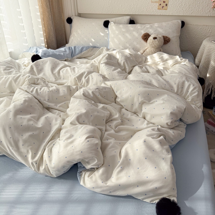 91家纺网 家纺一手货源 找家纺 雨帆家纺 2026春夏新款时尚印花水洗棉波点毛球四件套 奶白波点