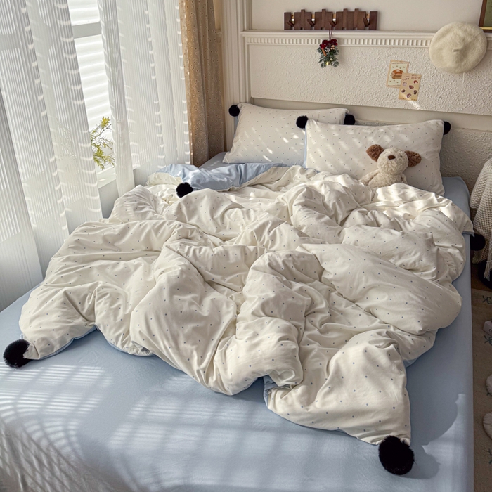 91家纺网 家纺一手货源 找家纺 雨帆家纺 2026春夏新款时尚印花水洗棉波点毛球四件套 奶白波点