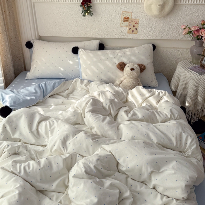 91家纺网 家纺一手货源 找家纺 雨帆家纺 2026春夏新款时尚印花水洗棉波点毛球四件套 奶白波点