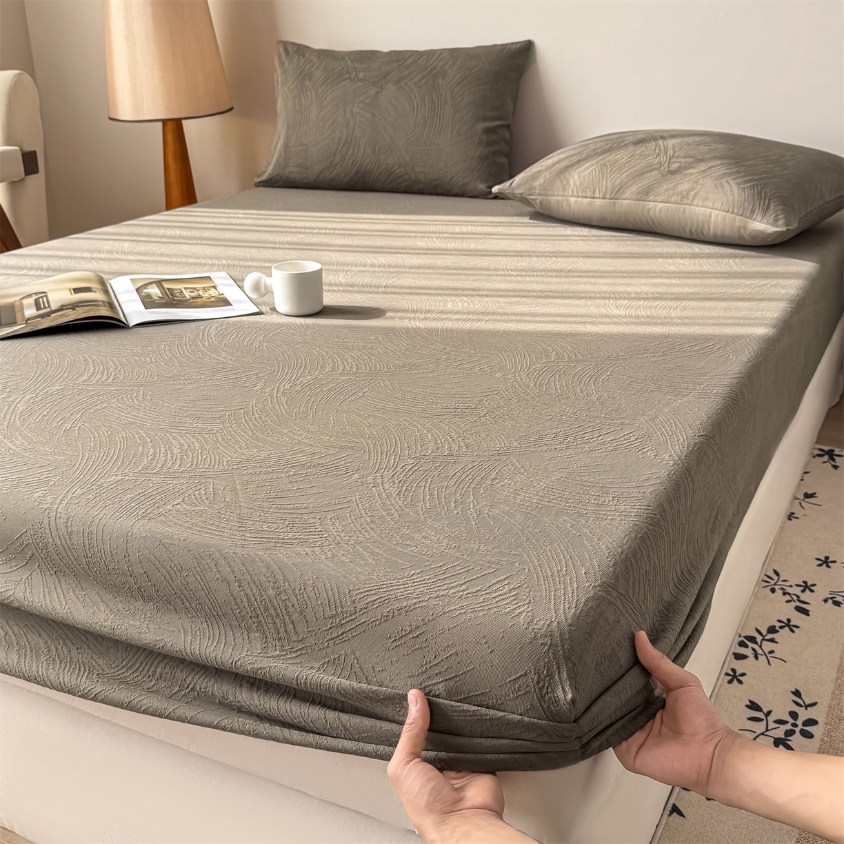 91家纺网 家纺一手货源 找家纺 灰鲸 2026新款全棉纯棉厚织三层水洗色织提花床笠单品床笠床笠单件 柔丝漫语-摩卡