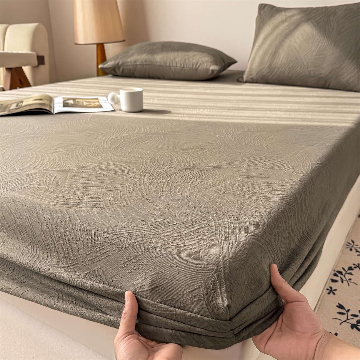 91家纺网 家纺一手货源 找家纺 灰鲸 2026新款全棉纯棉厚织三层水洗色织提花床笠单品床笠床笠单件 柔丝漫语-摩卡