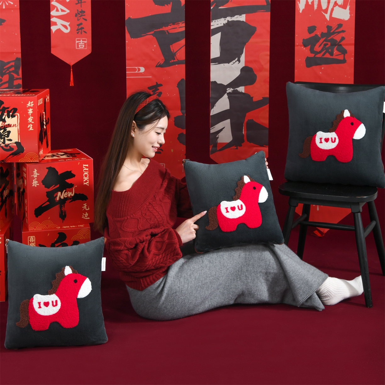 91家纺网 家纺一手货源 找家纺 （总）宝马家纺（原梦童画） 2026新款马年限定抱枕被-萌马系列