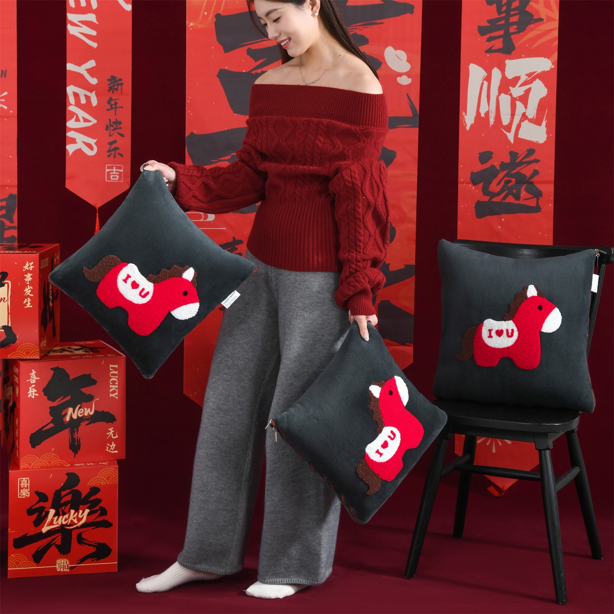 91家纺网 家纺一手货源 找家纺 宝马家纺（原梦童画） 2026新款马年限定抱枕被-萌马系列 黑色