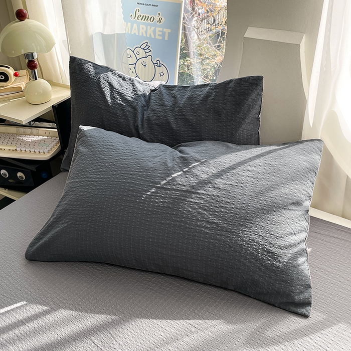 91家纺网 家纺一手货源 找家纺 优承佳生活馆 2026新款软糯双拼泡芙纱四件套 暗夜灰+银优灰