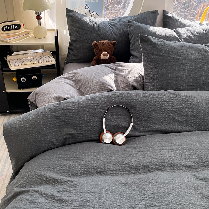 91家纺网 家纺一手货源 找家纺 优承佳生活馆 2026新款软糯双拼泡芙纱四件套 暗夜灰+银优灰