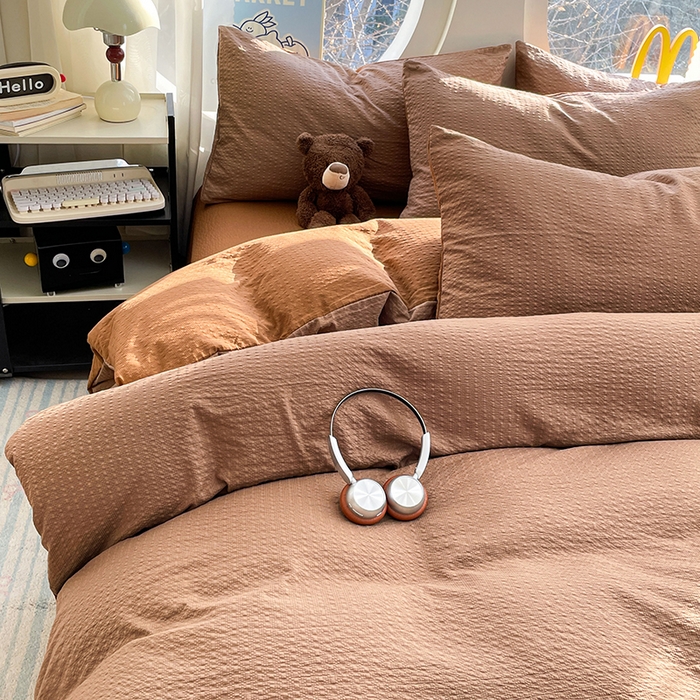 91家纺网 家纺一手货源 找家纺 优承佳生活馆 2026新款软糯双拼泡芙纱四件套 咖啡+深卡其