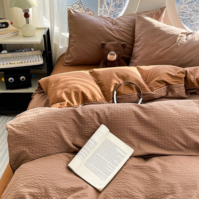 91家纺网 家纺一手货源 找家纺 优承佳生活馆 2026新款软糯双拼泡芙纱四件套 咖啡+深卡其