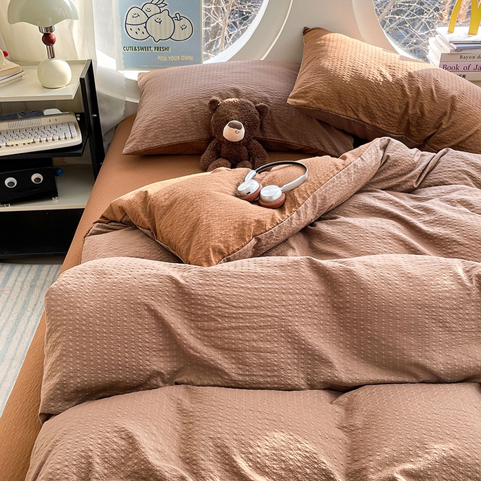 91家纺网 家纺一手货源 找家纺 优承佳生活馆 2026新款软糯双拼泡芙纱四件套 咖啡+深卡其