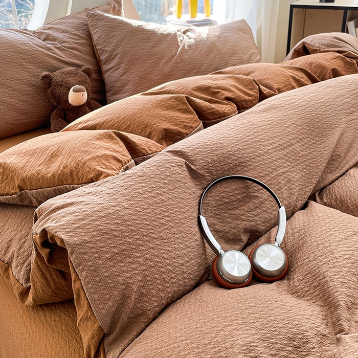 91家纺网 家纺一手货源 找家纺 优承佳生活馆 2026新款软糯双拼泡芙纱四件套 咖啡+深卡其