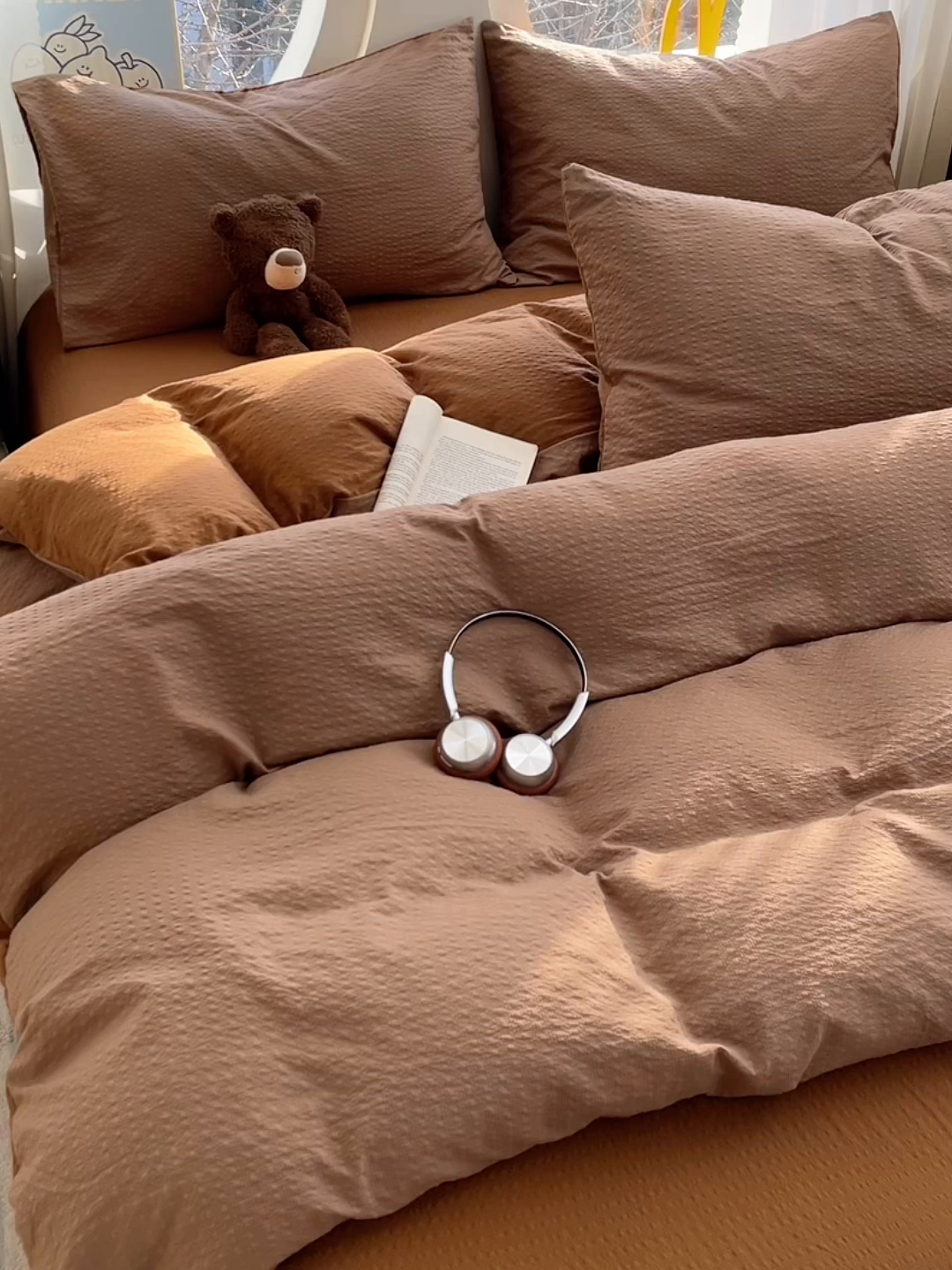 91家纺网 家纺一手货源 找家纺 优承佳生活馆 2026新款软糯双拼泡芙纱四件套 咖啡+深卡其