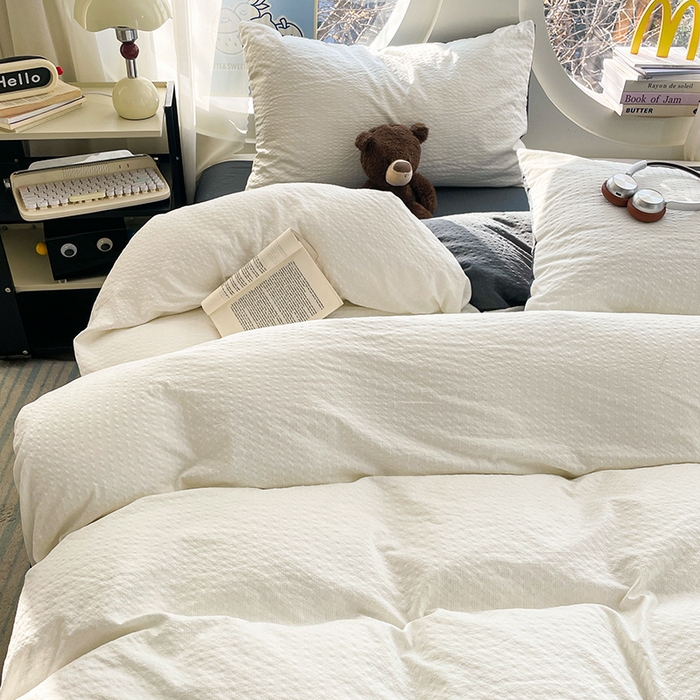 91家纺网 家纺一手货源 找家纺 优承佳生活馆 2026新款软糯双拼泡芙纱四件套 奶油白+暗夜灰